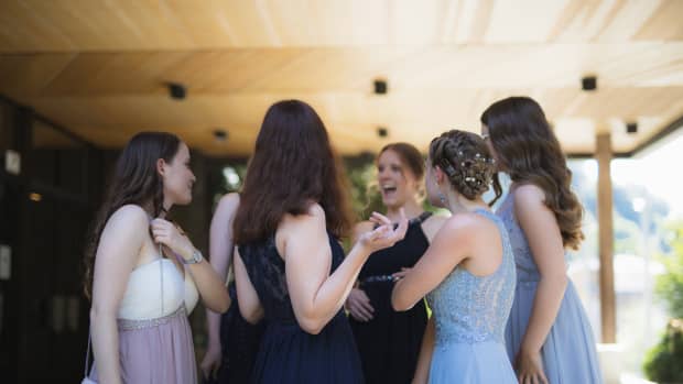 wedding guest clothes