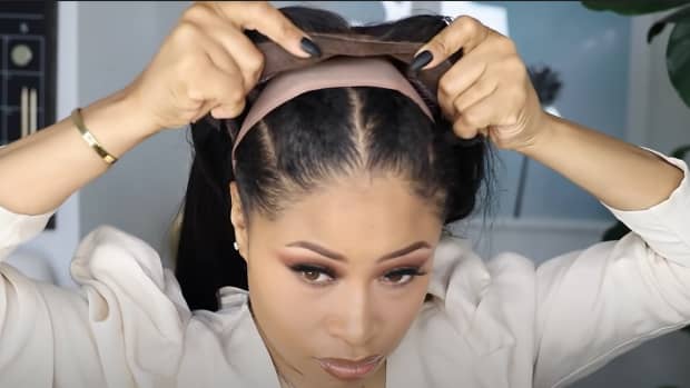 Woman Shows a Way To Install a Lace Wig Without Makeup or Glue