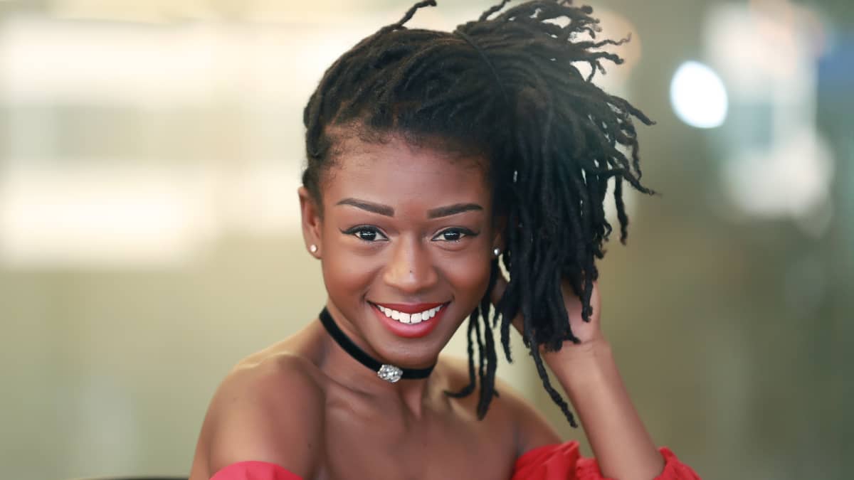 Woman Shows How to Refresh Locs at Home and It's Divine