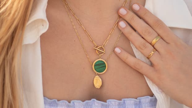 Necklace for different store necklines