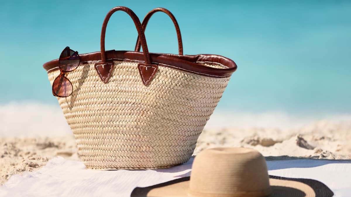 Woman Turns IKEA Placemats Into Cutest Summer Purse Ever