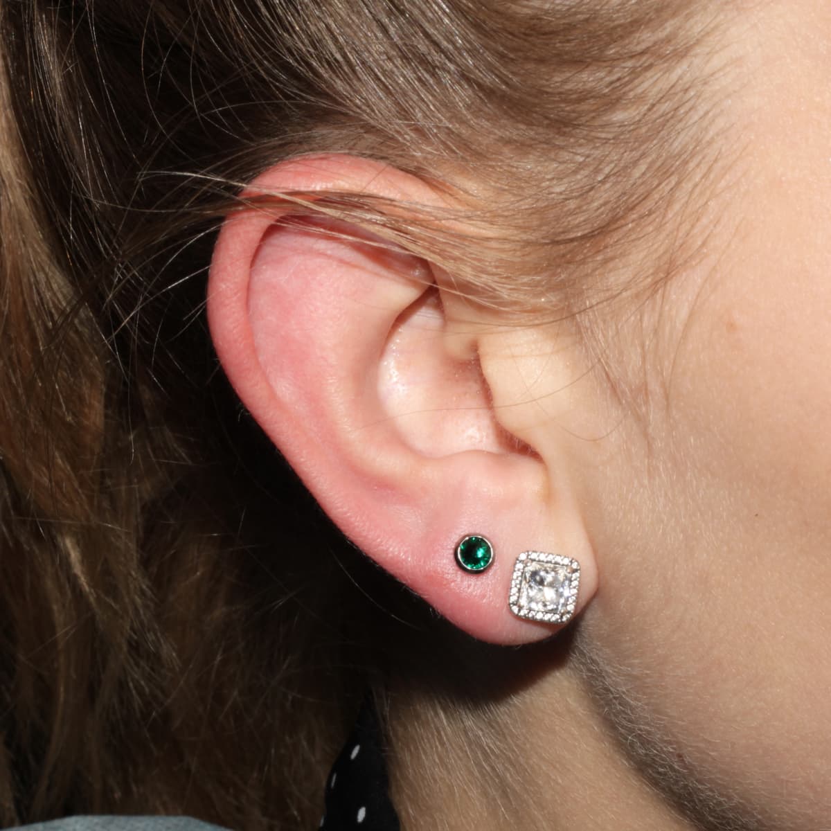 näas Bombë 1/5 ctw Round Lab Grown Diamond Second Piercing Huggie Hoop  Earrings - Grownbrilliance