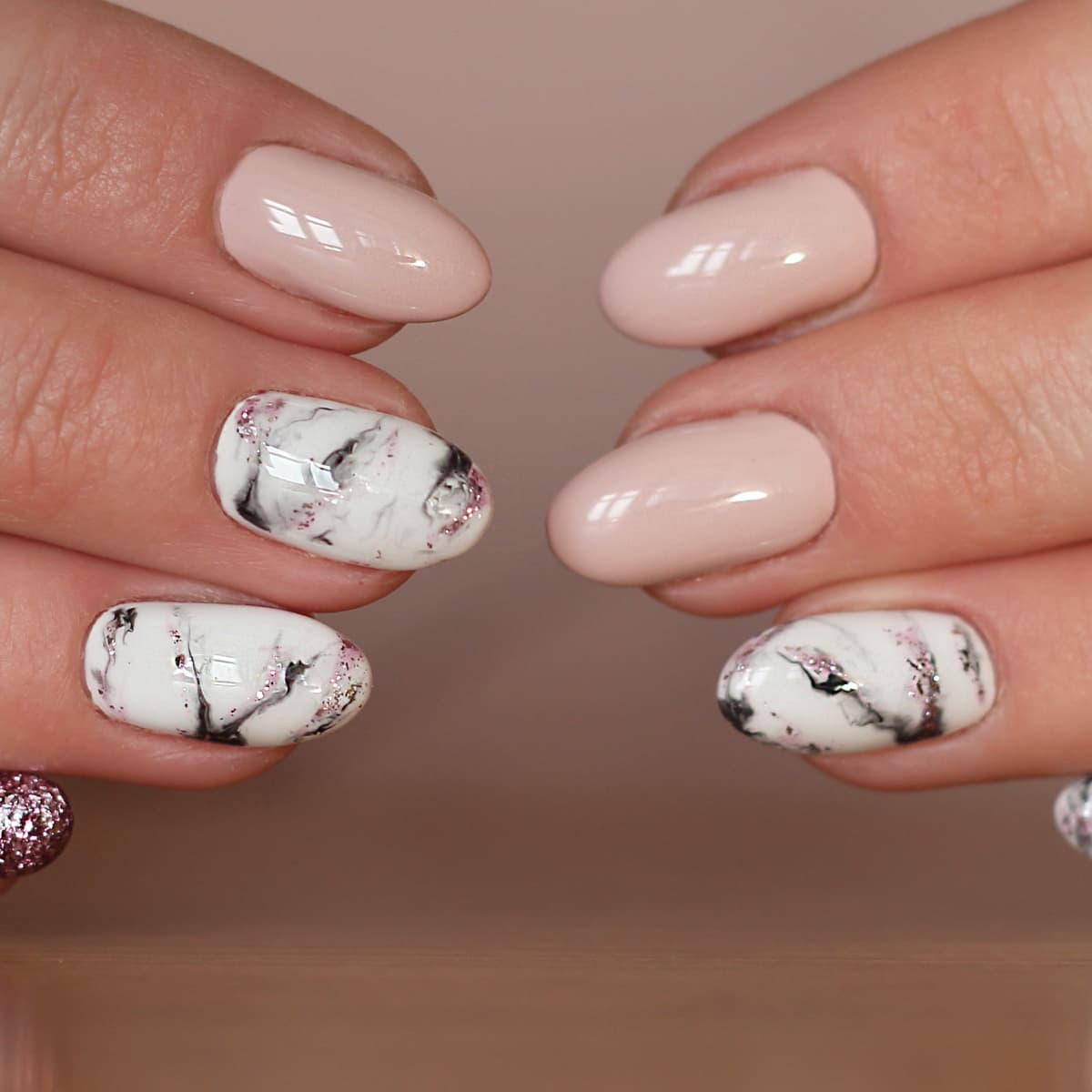 Marble top nail polish