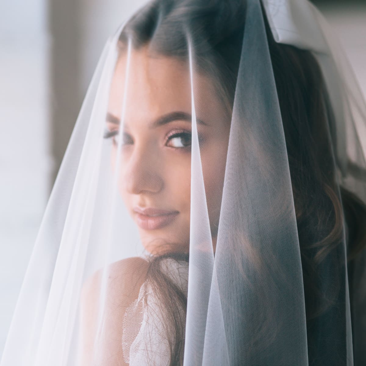 Forget the Wedding Dress Bride s Celestial Veil Is All Anyone