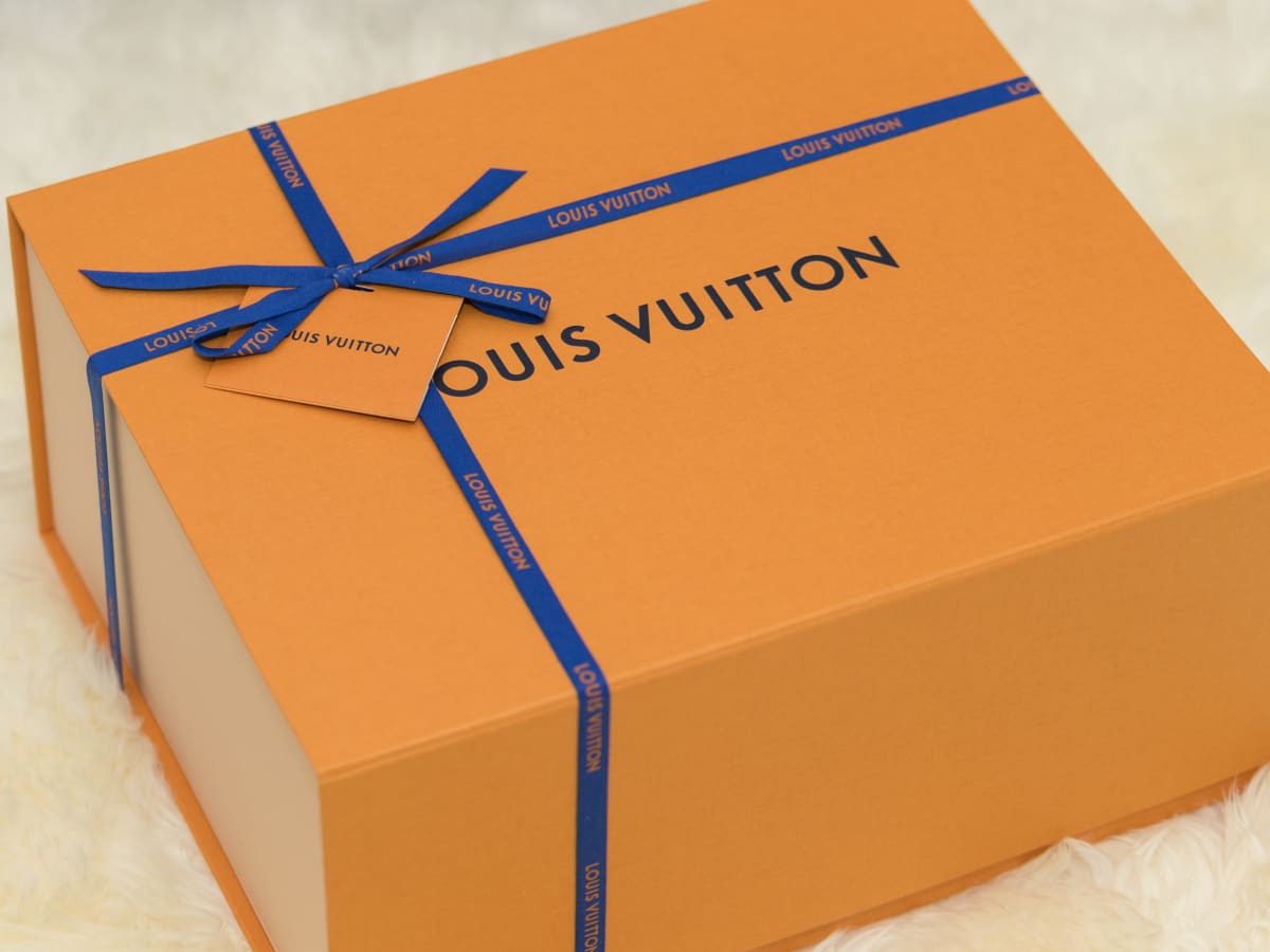 Family Gifts Grandma Her First Louis Vuitton and She's Speechless -  Bellatory News