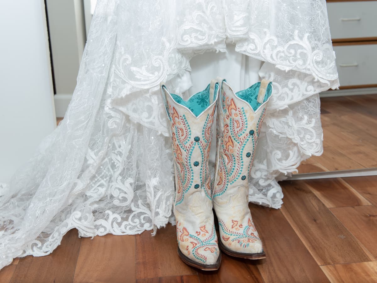 Cowgirl wedding cheap attire