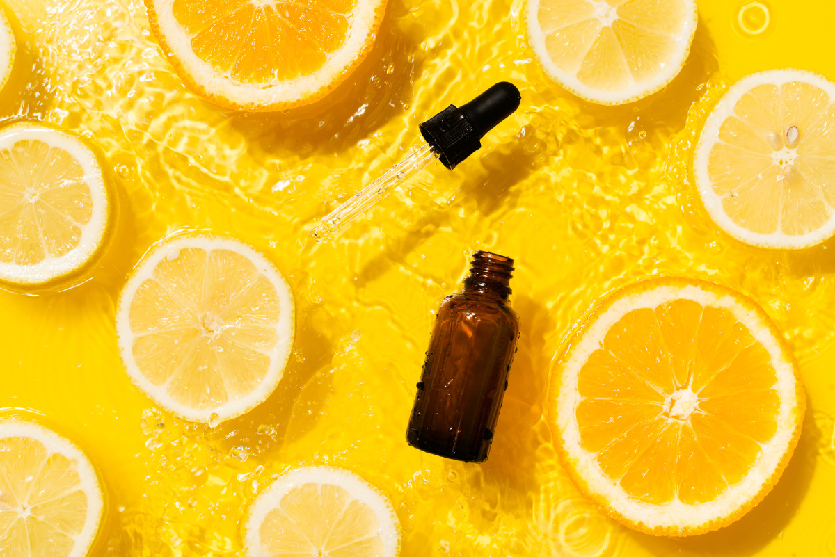 man-offers-a-compelling-case-for-why-you-should-combine-vitamin-c-serum