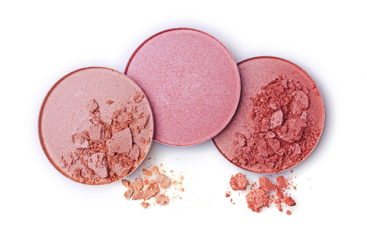 Man Makes DIY Cushion Blush and Creates the Perfect Shade Bellatory News