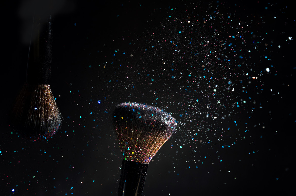 Here's a Black Glitter Smoky Eye Tutorial That Is Everything Good About