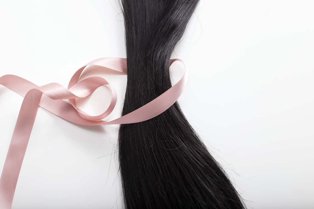 Woman Uses Ribbon to Straighten Hair Without Any Heat Bellatory News