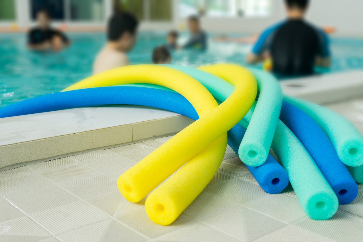 Man Creates Flawless Heatless Curls With Pool Noodle Bellatory News