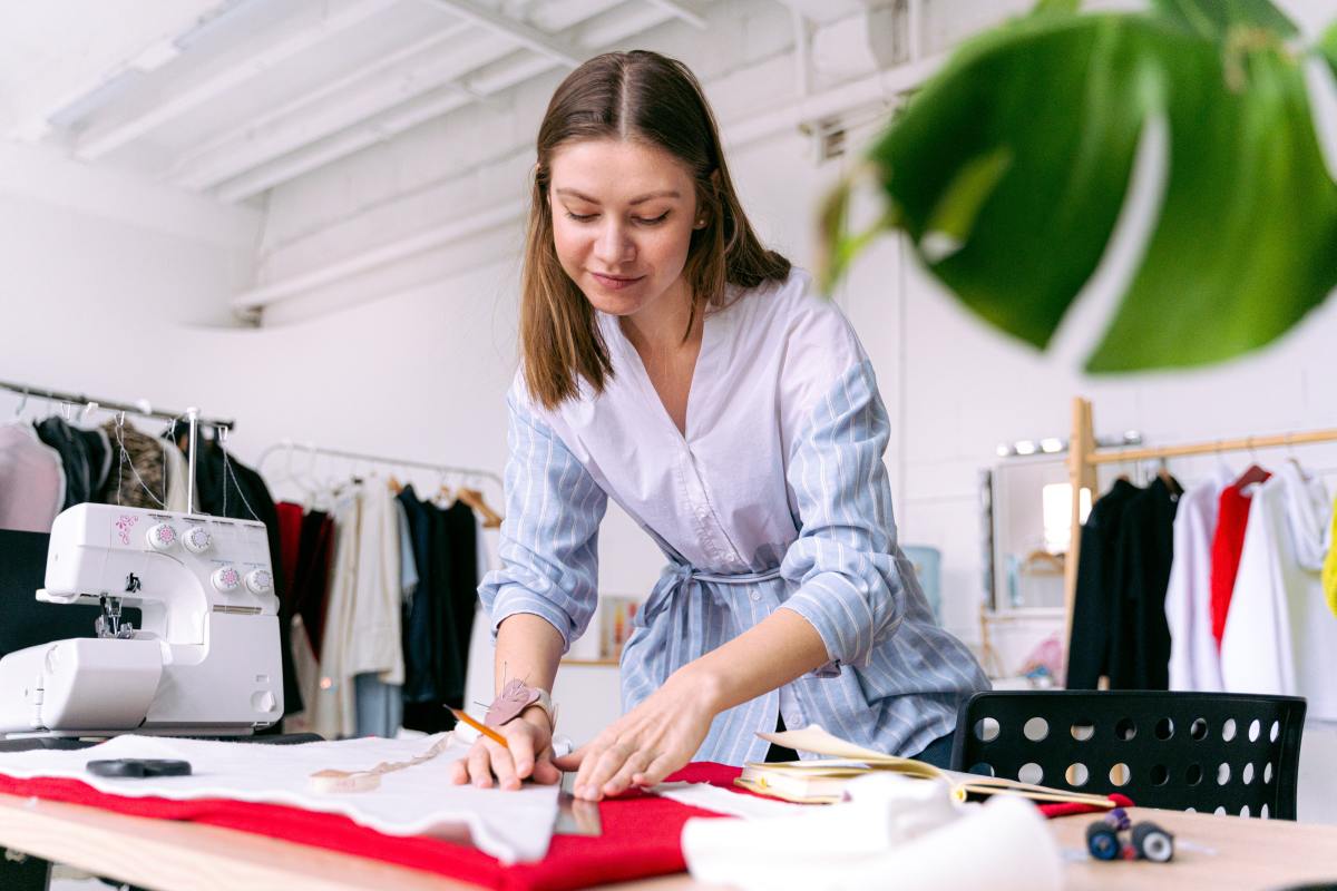 Vintage Fabric Gets Turned Into Gorgeous Romper That’s Perfect for ...