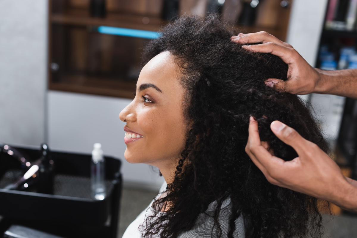 black-woman-shows-process-of-getting-her-haircut-at-her-local-ulta-and