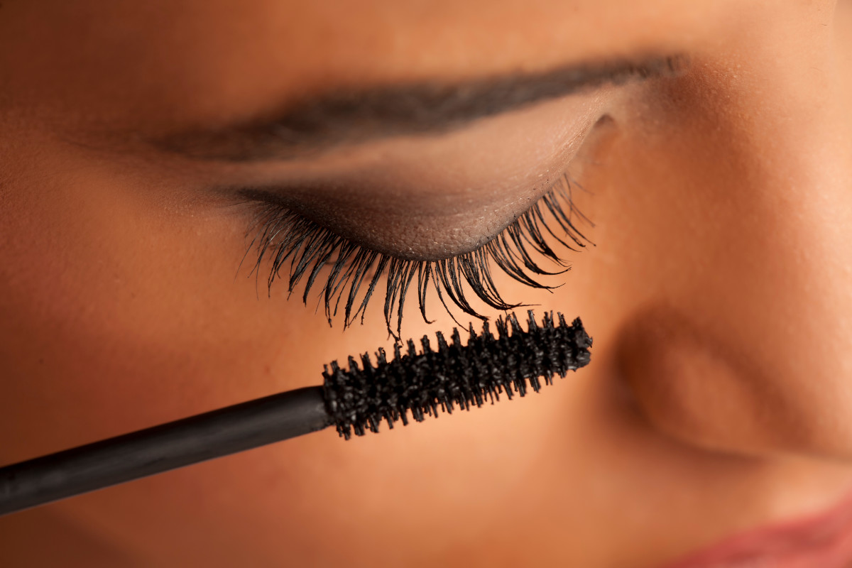 Woman Shares the Dramatic Difference This Mascara Hack Makes