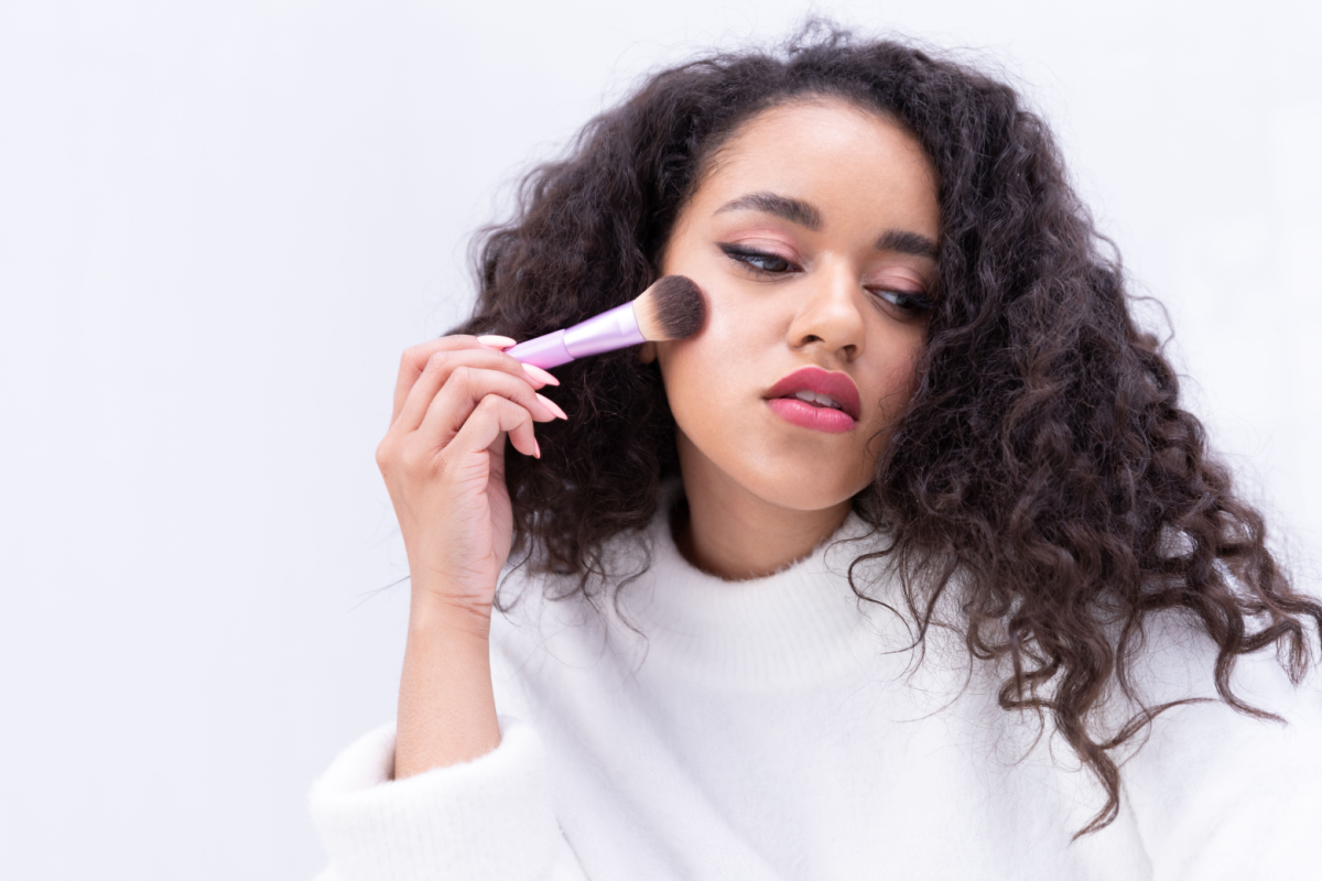 Beauty Lover Explains How To Apply Concealer For Those With Hollow Eyes ...