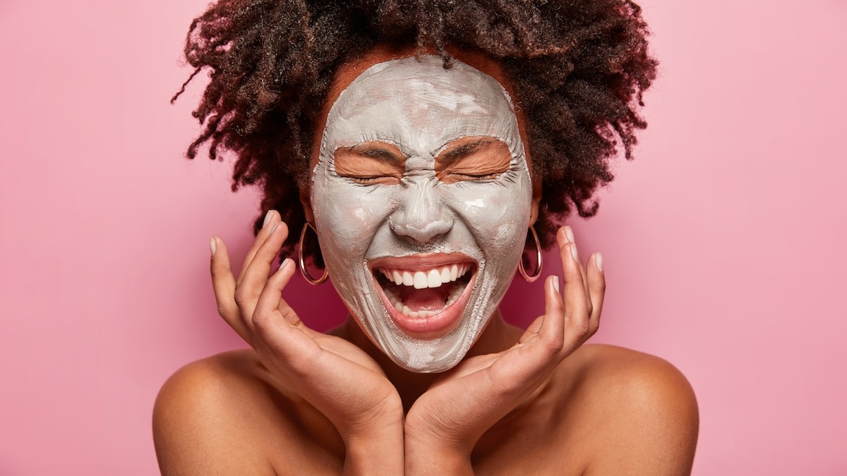 Esthetician Shares How to Actually Remove a Clay Mask Bellatory News